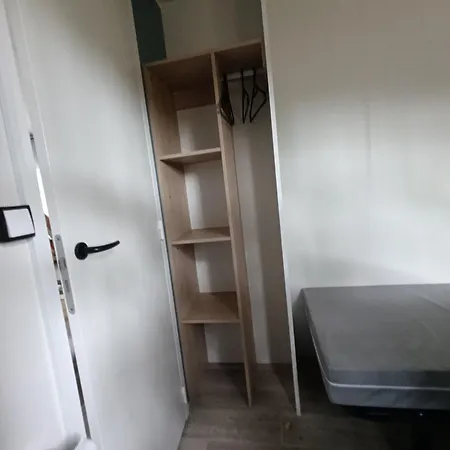 Mobil-home Neuf Sous Les Pins, A Proximite Des Infrastructures *