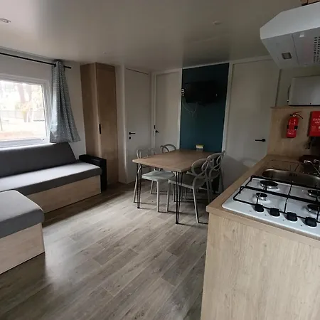 キャンプ場 Mobil-home Neuf Sous Les Pins, A Proximite Des Infrastructures *