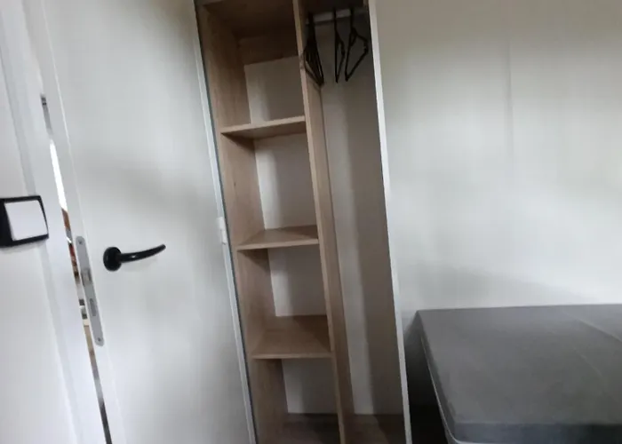 Mobil-home Neuf Sous Les Pins, A Proximite Des Infrastructures *